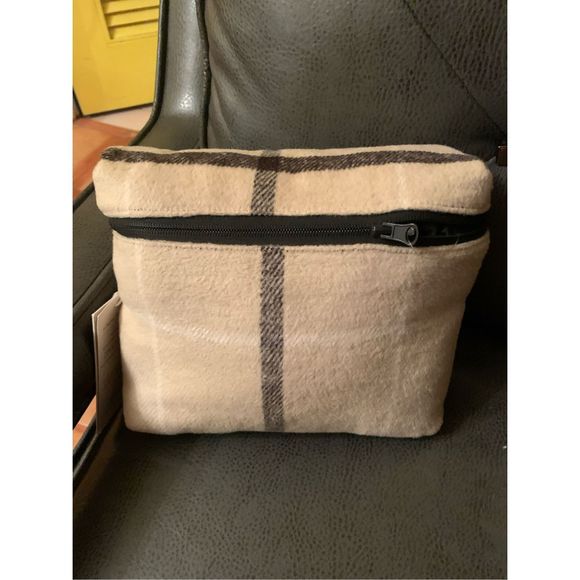 NWT Beis Throw Packable Poncho Coat in Plaid - One Size - Picture 8 of 8